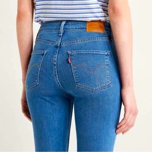 Levi’s 721 mile high skinny jeans! Excellent condition!